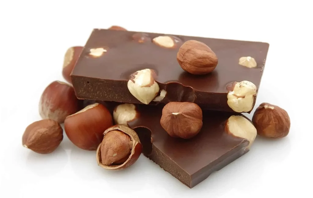 فندق و شکلات تلخ